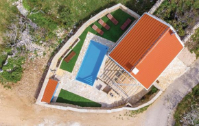 Mala Villa- private heated pool